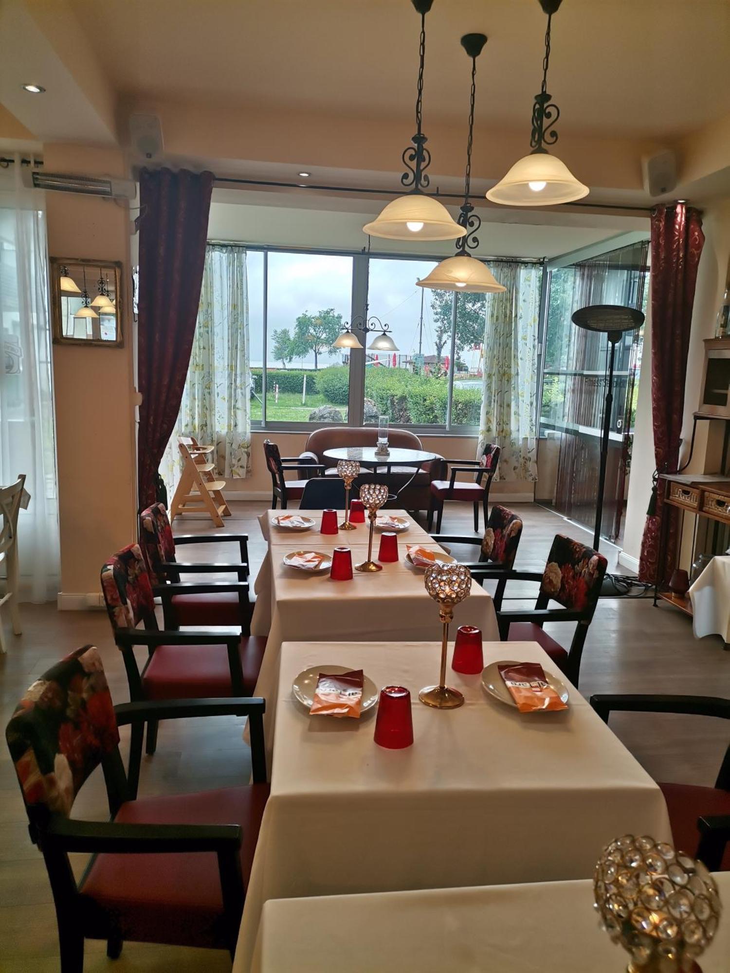 Hotel Al Faro Lodge Am See Podersdorf am See Ngoại thất bức ảnh