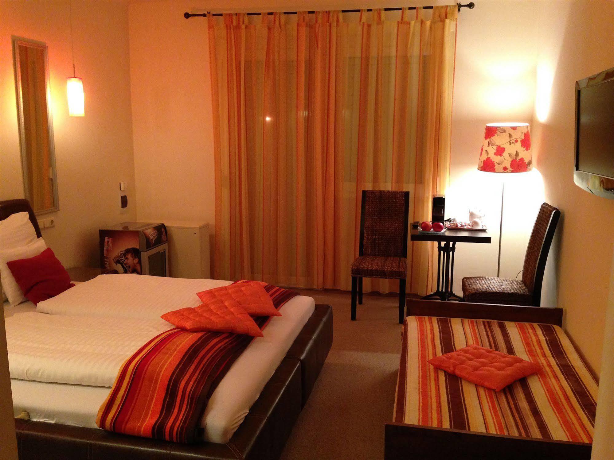 Hotel Al Faro Lodge Am See Podersdorf am See Ngoại thất bức ảnh