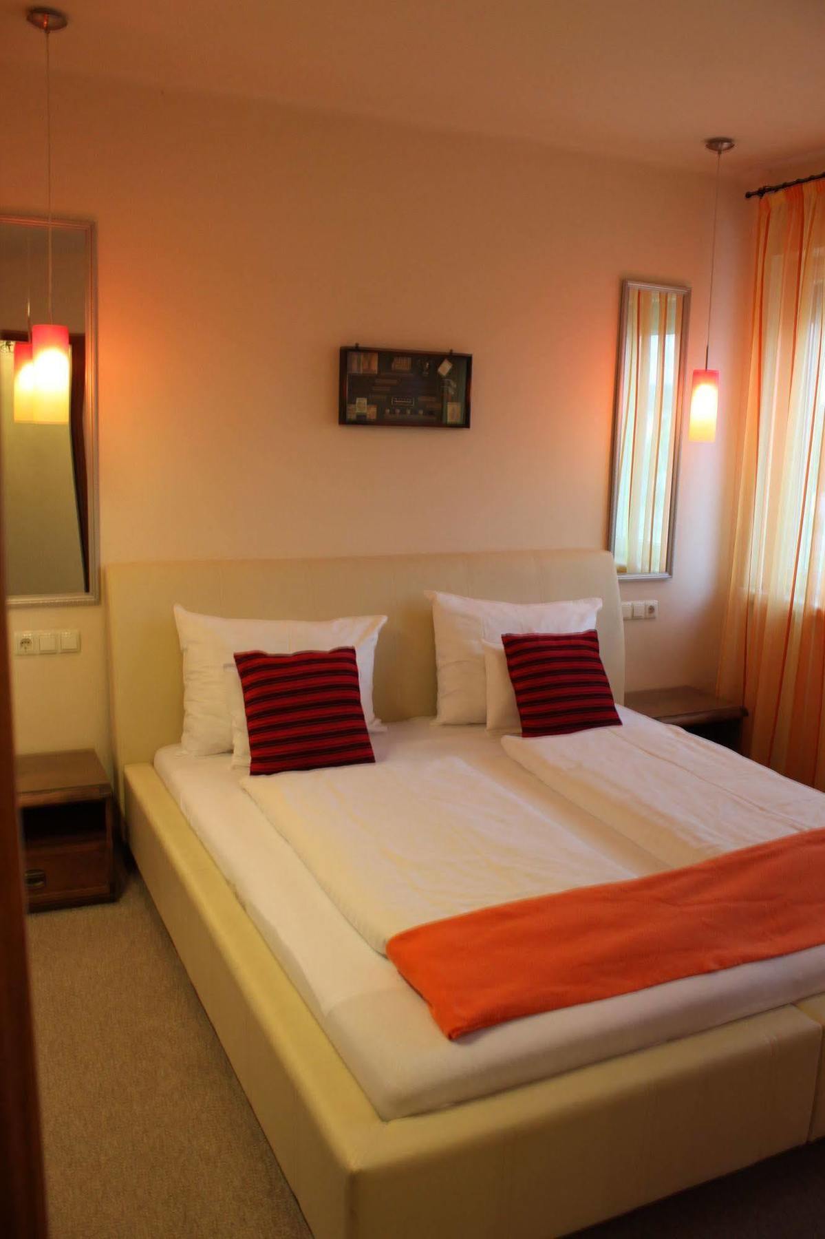 Hotel Al Faro Lodge Am See Podersdorf am See Ngoại thất bức ảnh